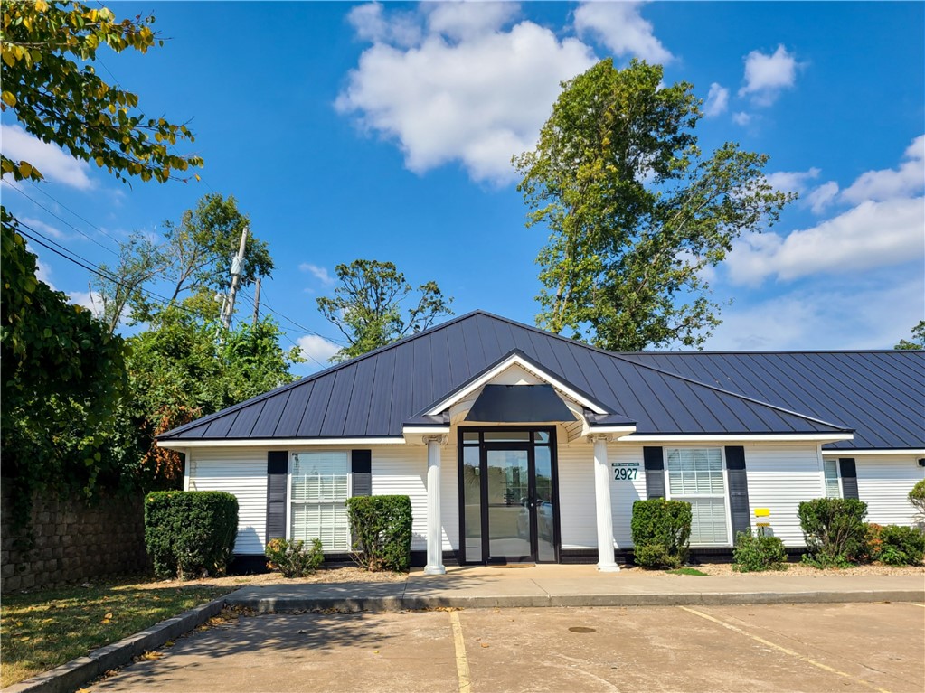 Valley West Sub Rogers - Commercial Lease