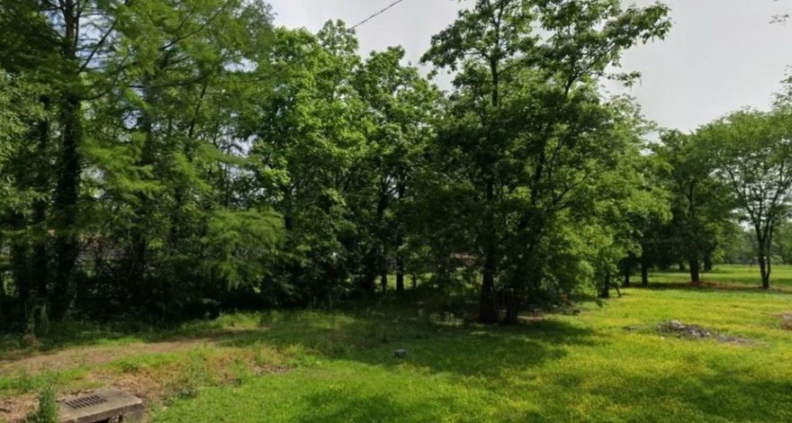 Build your new home or place a mobile home in the small town of Parkin, Arkansas in Cross County. This .19 (+/-) acre lot is just West of Memphis, Tennessee. Seller to provide Limited Warranty Deed only. Call or text today for more information.