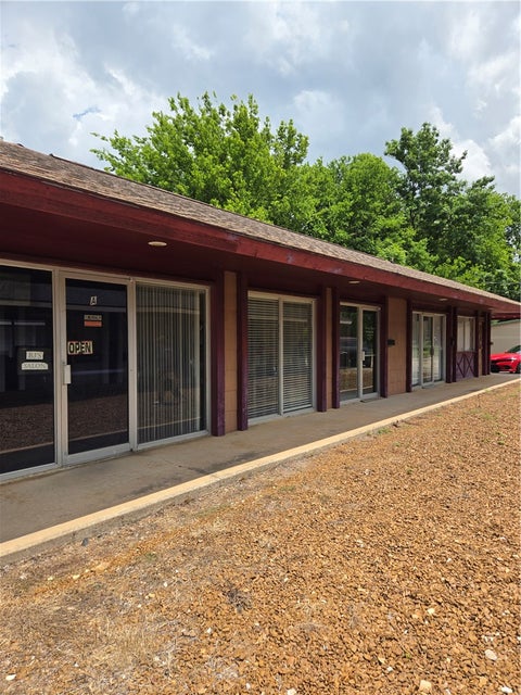 Photo of 711 Mount Olive Street B #B, Siloam Springs, AR 72761 (MLS # 1349778)