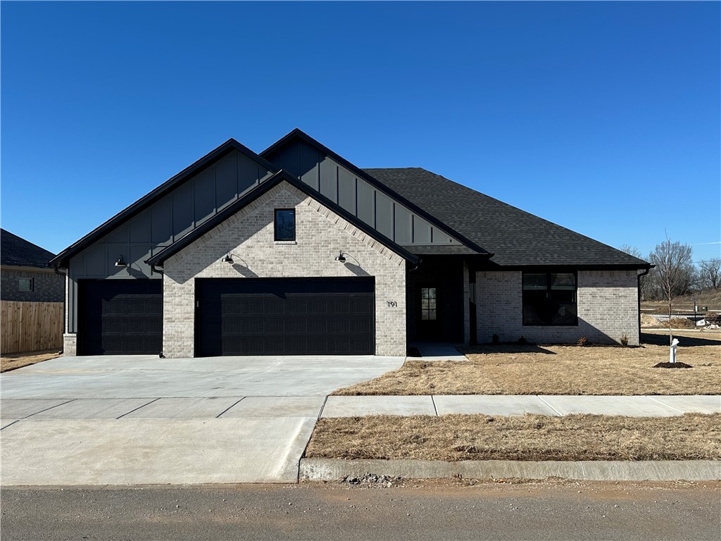 Single level, energy efficient 3 Bedroom, 2 Bath home with a 3 Car Garage. This beauty is located on a Corner Lot in Central Farmington ā close to schools and walking distance to Creekside Park. The kitchen has a large island, stainless appliances including a 5 burner gas range and a large pantry. The primary suite has double sinks and a gorgeous, fully tiled shower. Full Brick. This home also comes with Blinds, Gutters & a Full Fence.