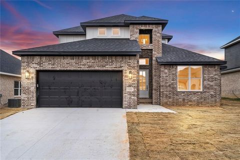 Photo of 1121 Whistler Street, Bentonville, AR 72713 (MLS # 1335446)