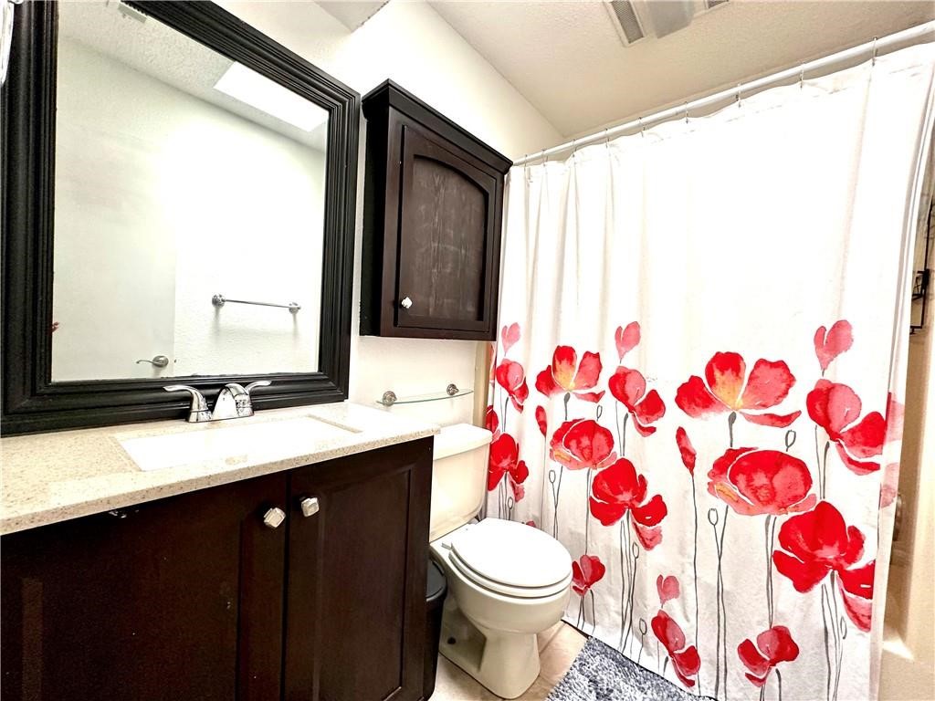 Oakland Twnhms Ph Ii - Residential Lease