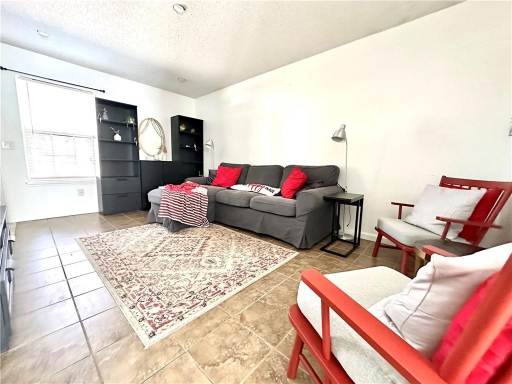 Oakland Twnhms Ph Ii - Residential Lease