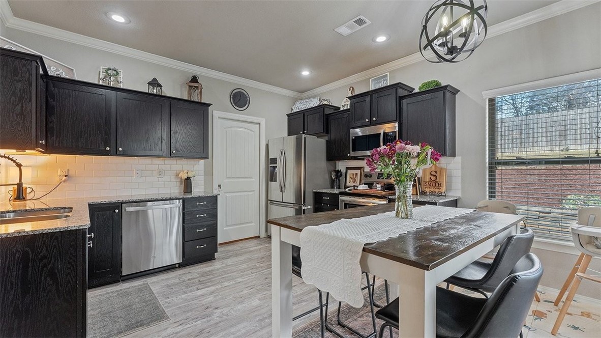 Chelsea Point II Rogers - Residential