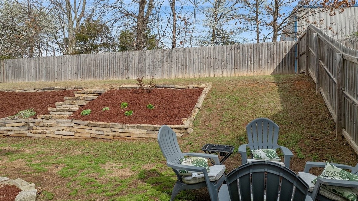 Chelsea Point II Rogers - Residential