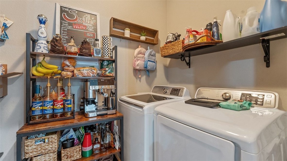 Chelsea Point II Rogers - Residential