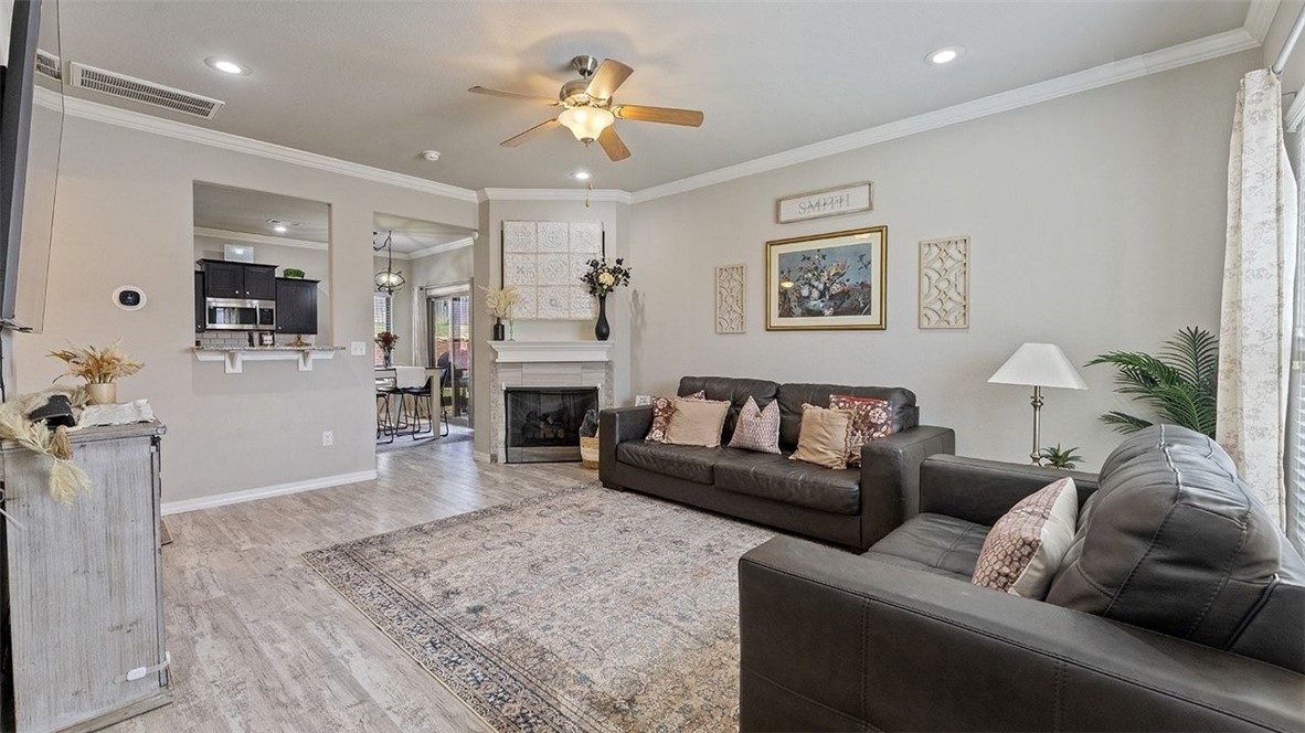 Chelsea Point II Rogers - Residential