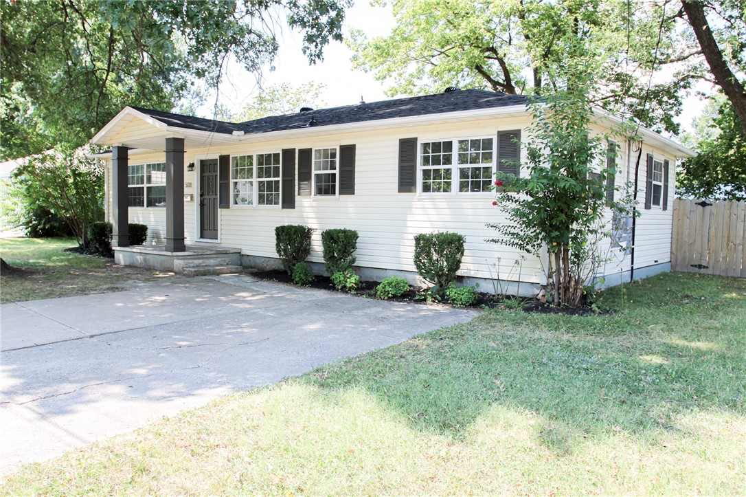 Step into charm and comfort with this beautifully remodeled 3-bedroom, 1-bath home in the heart of Springdale. Featuring an open concept layout, a brand new roof installed in 2025, a stylish kitchen with granite countertops and stainless steel appliances, and a fully updated bathroom, this home is truly move-in ready.
The refinished hardwood floors and new luxury vinyl flooring in the kitchen and bath create the perfect blend of character and modern convenience. Fresh paint, new trim, and a bright sunroom fill the home with warmth and light. Whether youāre enjoying cozy nights in or entertaining with ease, this home has everything you need.