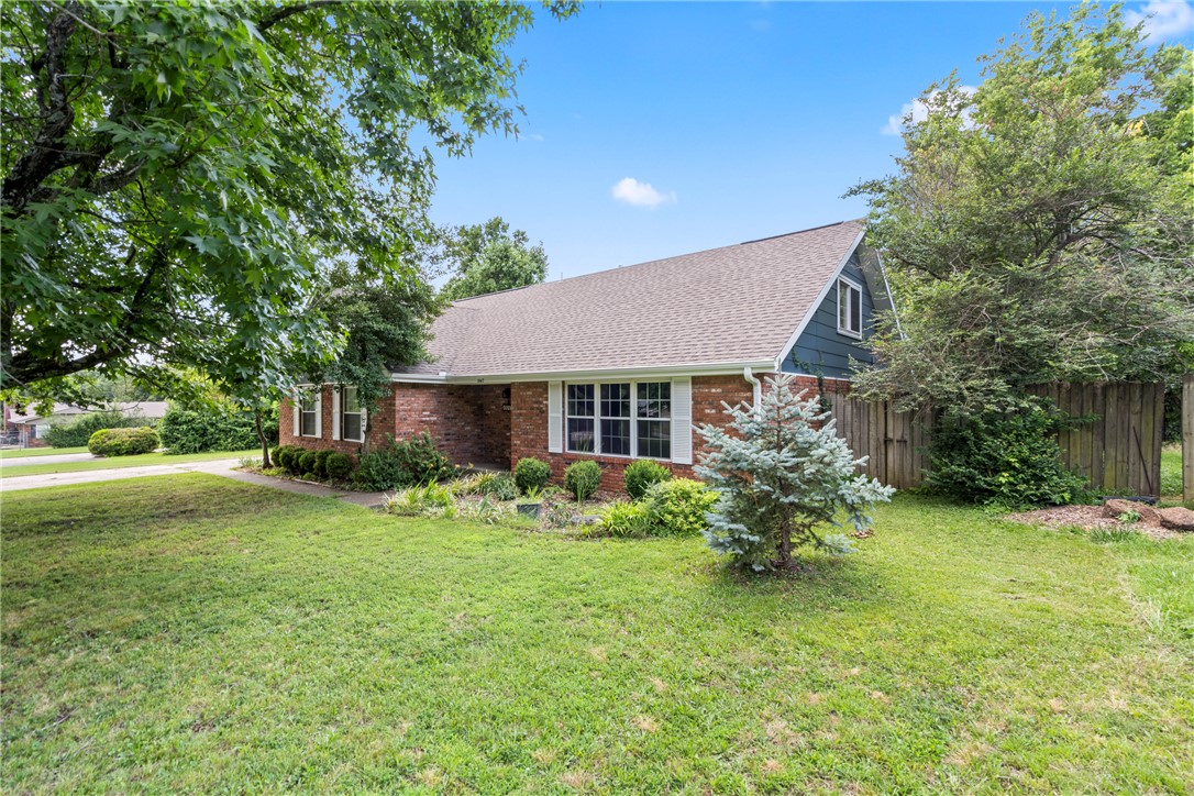 Photo 1 of 53 — 1847 N Wheeler Avenue, Fayetteville, AR 72703
