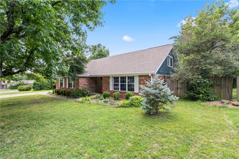 Photo of 1847 N Wheeler Avenue, Fayetteville, AR 72703 (MLS # 1347993)