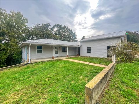 Photo of 4250 AR 7 HWY S, Jasper, AR 72641 (MLS # 1326239)