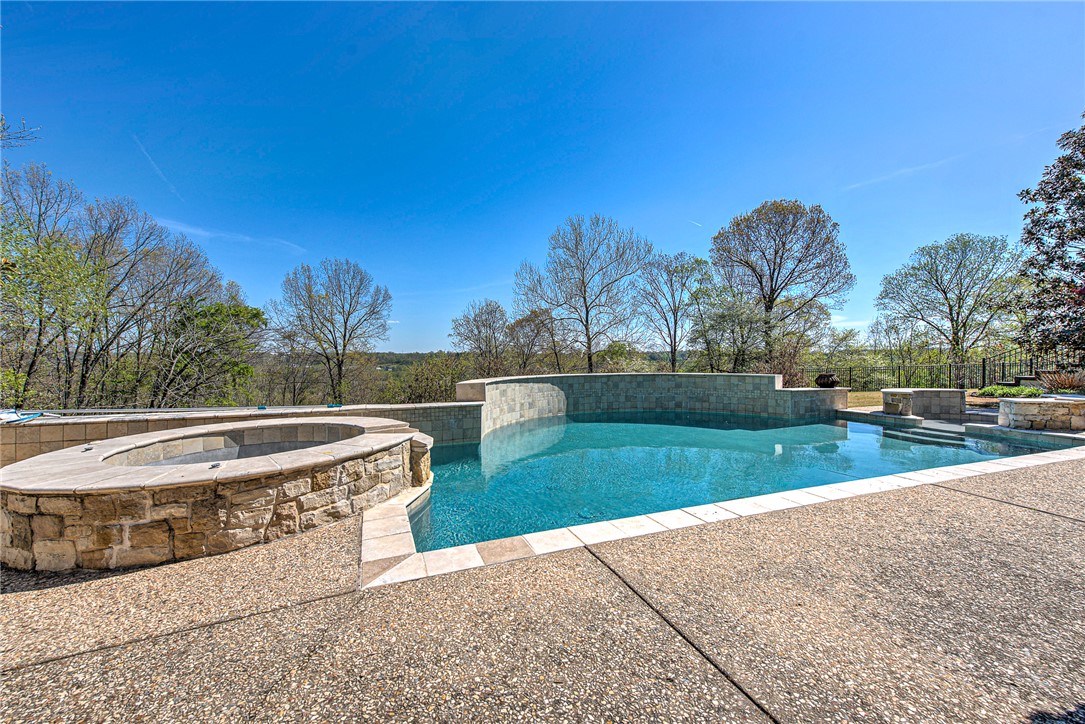 Beau Chalet Sub Highfill - Residential