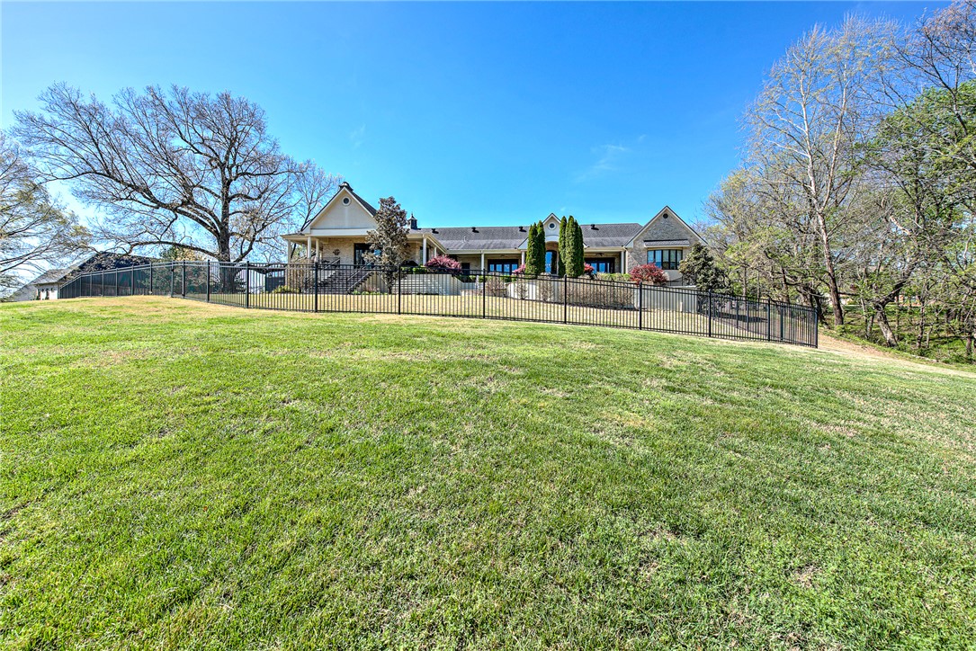 Beau Chalet Sub Highfill - Residential