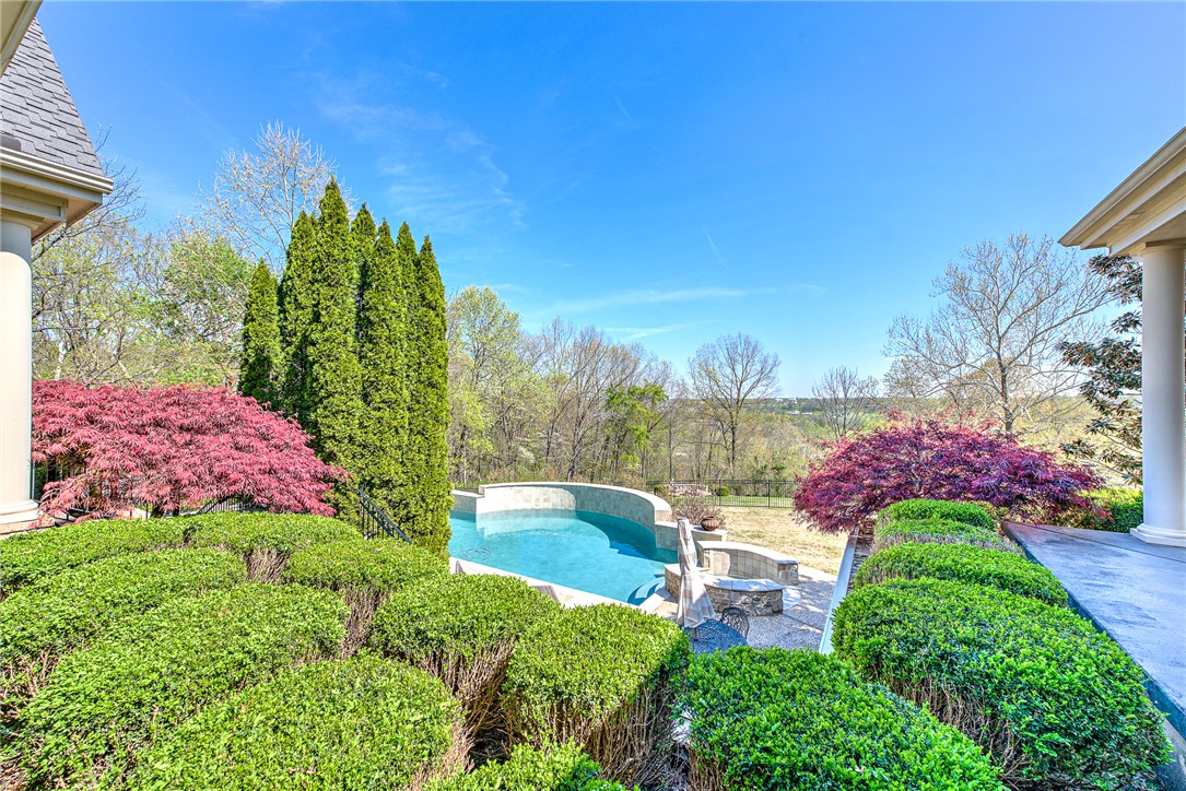 Beau Chalet Sub Highfill - Residential