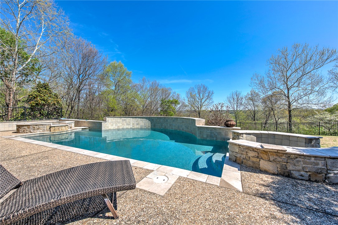 Beau Chalet Sub Highfill - Residential