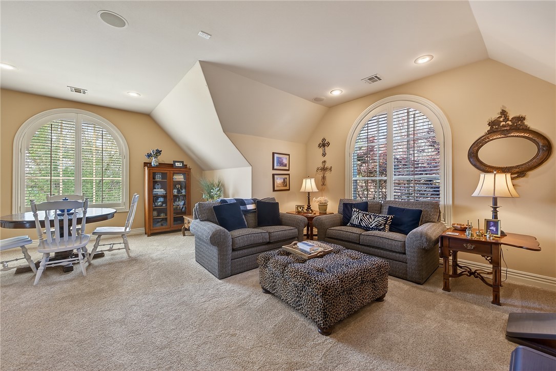 Beau Chalet Sub Highfill - Residential