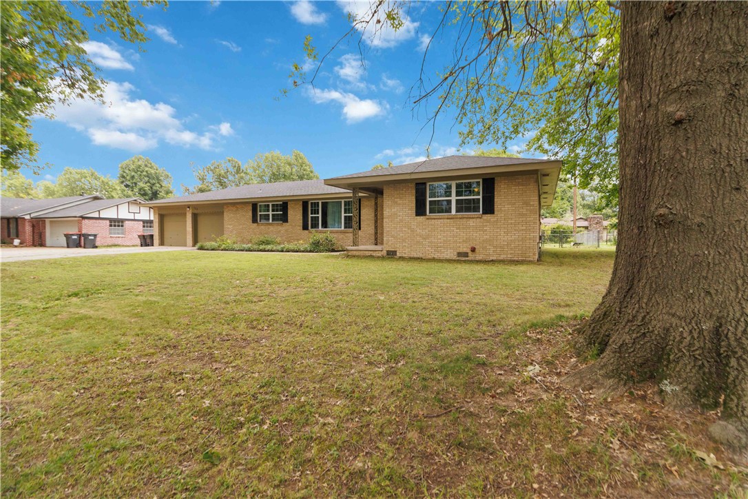 Western Oaks Place I - Residential