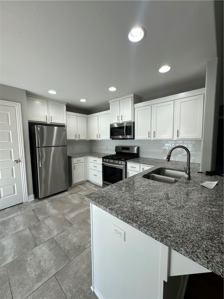 Woodridge Sub Ph I & II - Residential Lease