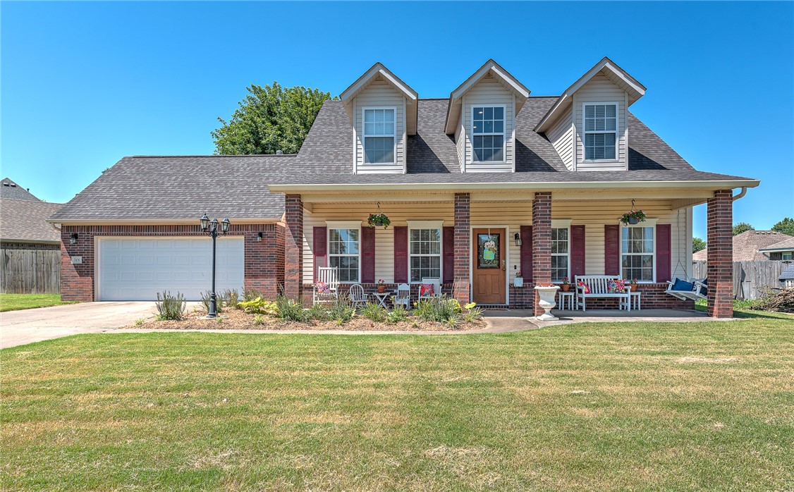 Check out this 3 Bed/2.5 Bath home in the Cambridge Place Subdivision in Lowell, zoned to Rogers Public Schools. This two story home has large bedrooms, walk in closets, split floor plan, a cozy living room with fireplace, great eat in kitchen space, beautiful wood kitchen cabinets, wonderful flat yard space with a patio to enjoy, and near SO many shops, parks, restaurants, and schools! This home is priced to sell and offers plenty of comforts and convenience! Come see it soon!