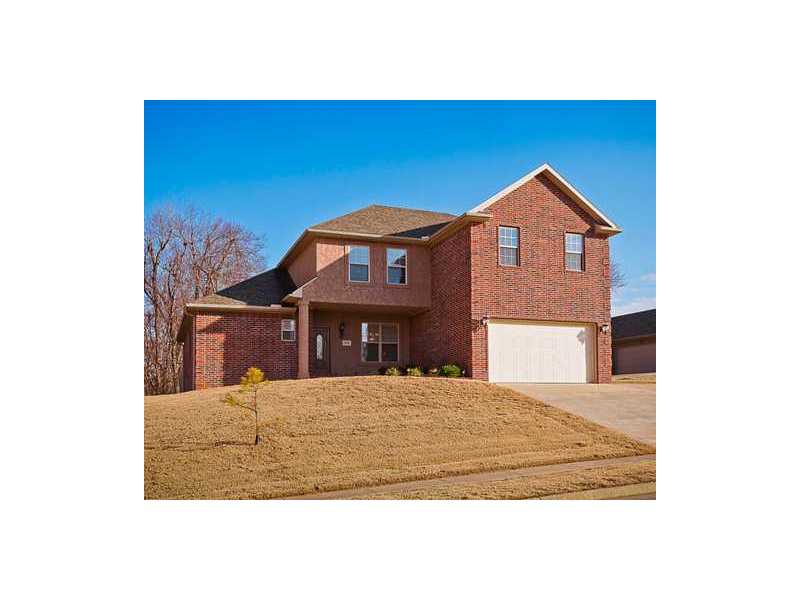 BEAUTIFUL 4 BEDROOM, 3.5 BATH HOME ACROSS THE STREET FROM WRMC AND WITH EASY ACCESS TO 540. LARGE BONUS ROOM, KITCHEN AND DECK. NO PETS. NO SMOKING. SINGLE FAMILY ONLY.