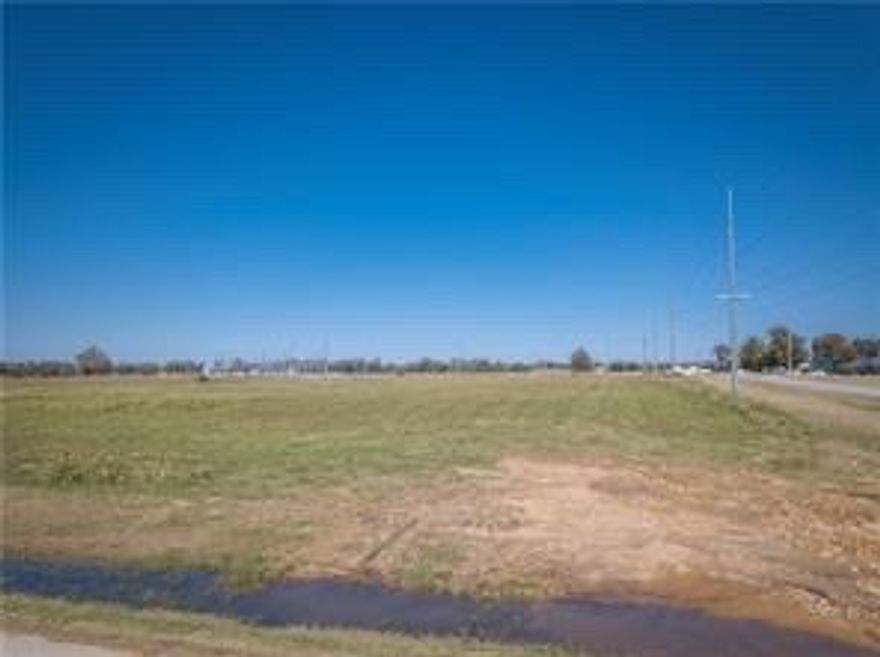 Two great lots in the Industrial Park on the corner of Country Club Rd and Brashears Rd.  Flat and level and easy to build on.
