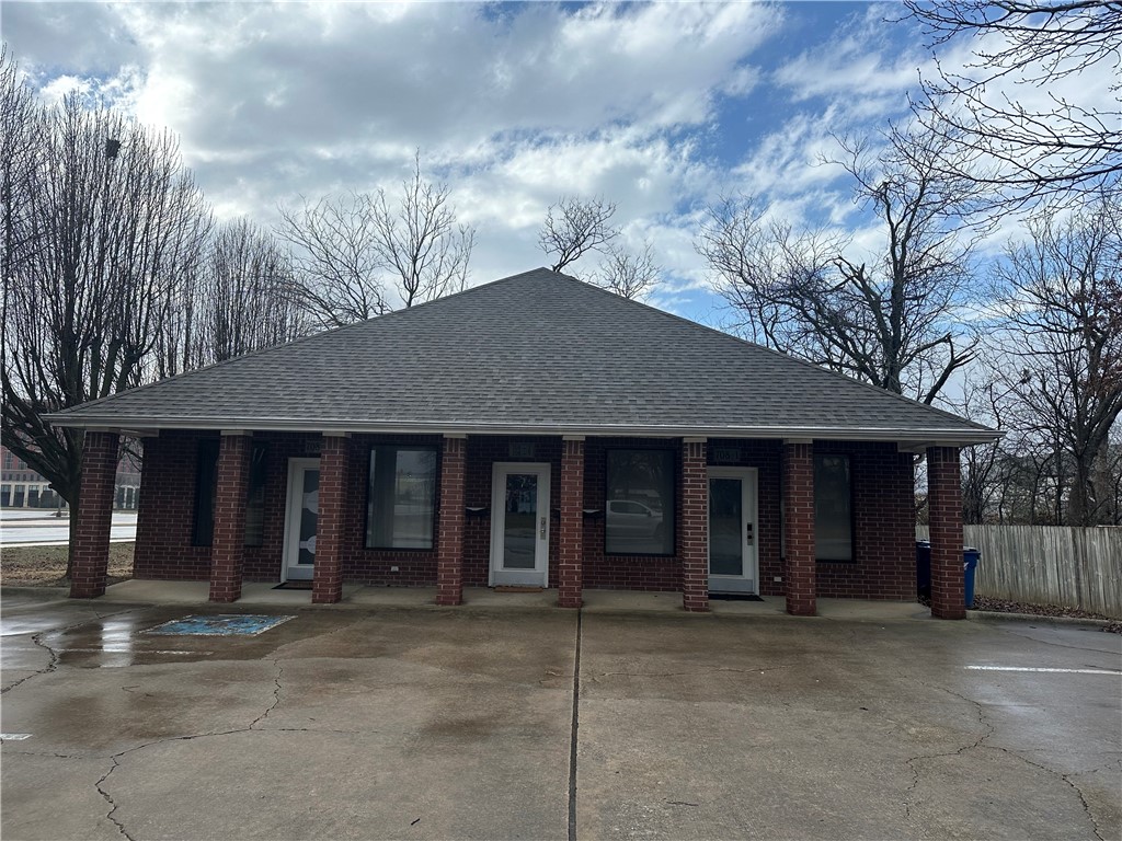 Location, Location, Location! On the corner of 8th Street and C Street. Surrounded by Wal-Mart Home Offices, this is the perfect opportunity to be located next door. Building is currently being used as 4 retail office spaces, each with a rest room.