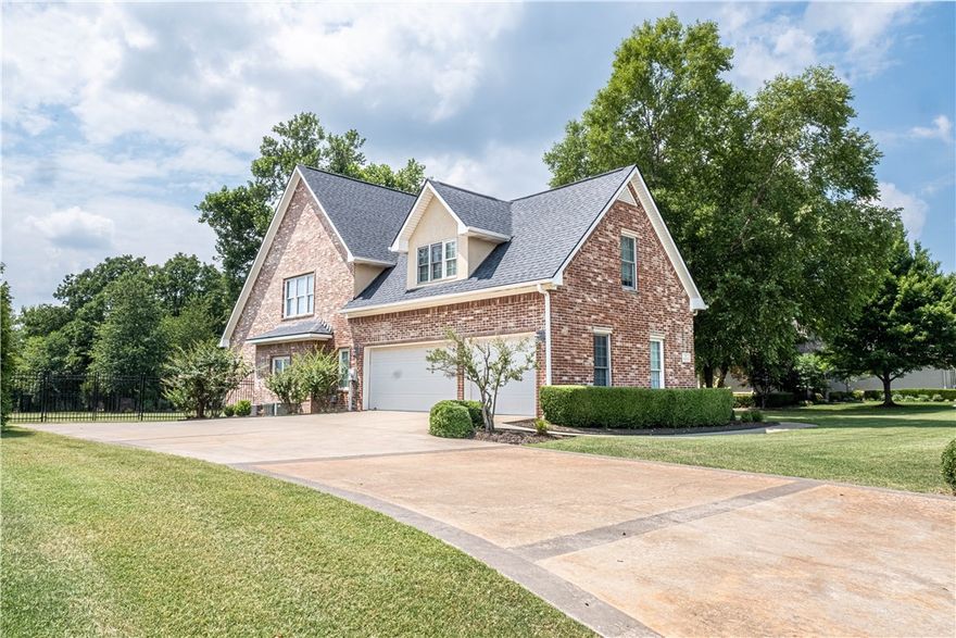 8 S Sherwood Dr in Pinnacle is an elagant and charming home with a inviting front porch and full of natural light.  The 4 bedroom, 3.5 bath home sits on a level, landscaped yard with several mature trees and room for a pool.  The master bedroom, kitchen, dining, office/study, living area, and laundry are all on the main level of the home.  There are 3 more bedrooms upstairs and an oversized bonus room that could constitute a 5th bedroom.  Hardwood floors in the main level living areas, and custom cabinetry in the kitchen, do not let this opportunity slip away!