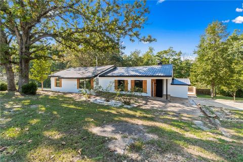 Photo of 333 S Napier Avenue, Fayetteville, AR 72701 (MLS # 1324500)