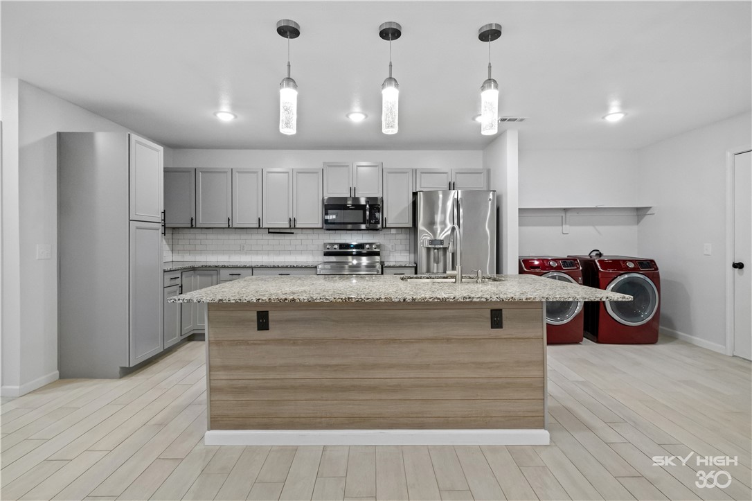 Cedarpoint Sub - Residential Lease
