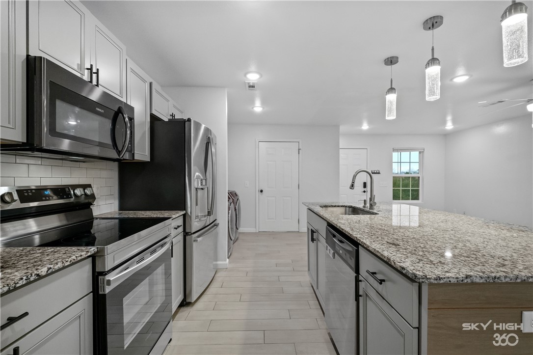 Cedarpoint Sub - Residential Lease