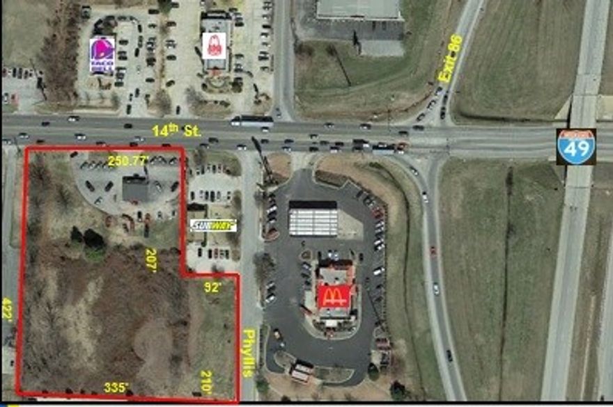 2.8 +/- AC Prime property available on SE 14th St., with 250' frontage, all city utilities available, Zoned C-2 - Great development opportunity. High daily traffic count of 29,000. Access by SE 14th St and Phyllis St.