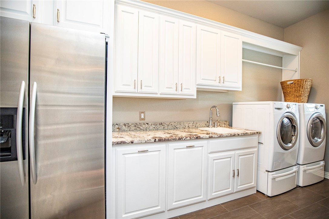 St Valery Downs Sub Cave Spgs - Residential