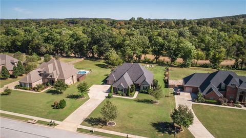 Photo of 2207 Riverfront Lane, Fayetteville, AR 72703 (MLS # 1338797)