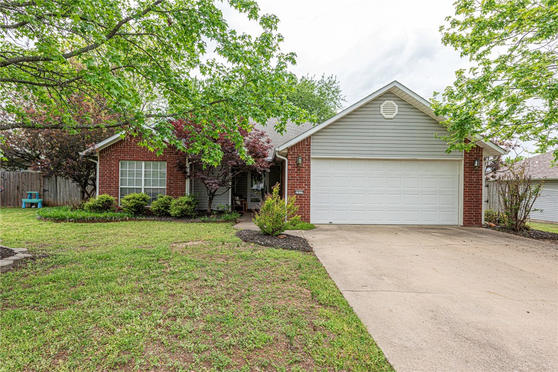 WELCOME HOME! This 3-bedrm, 2-bathrm home in the Fieldstone Subdivision in West Fayetteville offers comfort & convenience! Located near parks, eateries, shopping, and I-49, itās also less than 4 miles from the University of Arkansas campus. From the covered front porch, enjoy views of the landscaped front yard. Inside, the semi-open layout features a freshly painted interior and tile flooring throughout the main living area. The eat-in dining area connects to a functional U-shaped kitchen, ideal for everyday living and hosting guests. The private primary suite includes a double-sink vanity, separate tub and shower, and a walk-in closet. Two more bedrms and a full bathrm provide flexibility for guests, work-from-home needs, & more. Brand-new carpet installed throughout! Covered back patio offers a peaceful spot to enjoy the fenced backyard with mature landscapingāperfect for relaxing! Seller is offering buyer 2-10 Home Warranty - Simple Plan! Donāt miss this opportunity in a prime Fayetteville location! Act now!