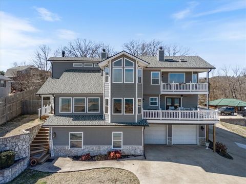 Photo of 8271 S Lakeshore Drive, Rogers, AR 72756 (MLS # 1337763)