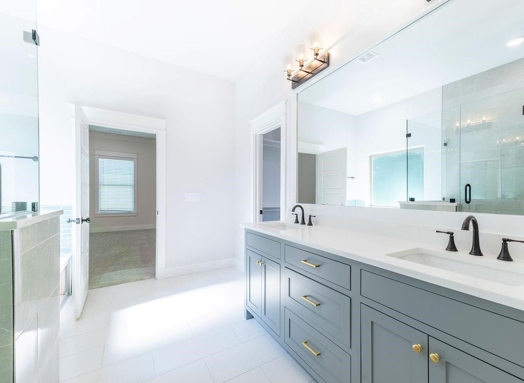 Camelot Sub Elm Spgs - Residential Lease