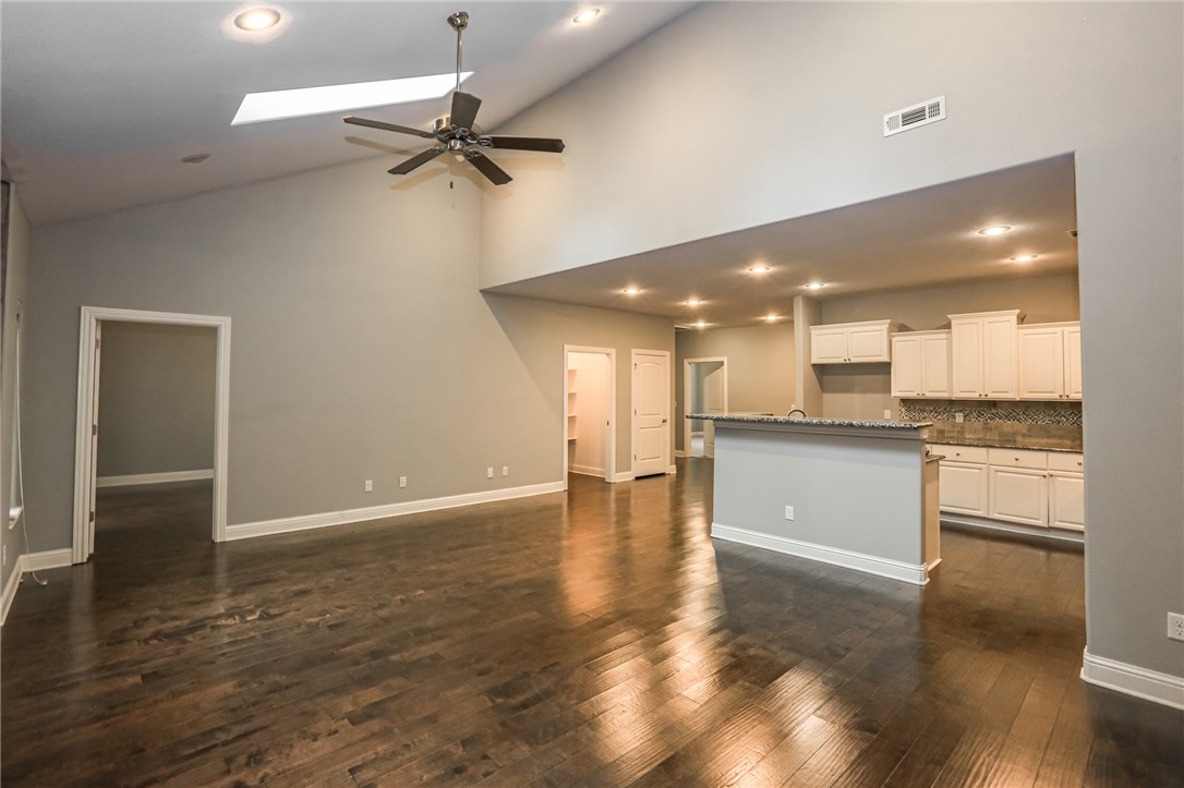 Three Oaks Twnhms Horiz - Residential Lease
