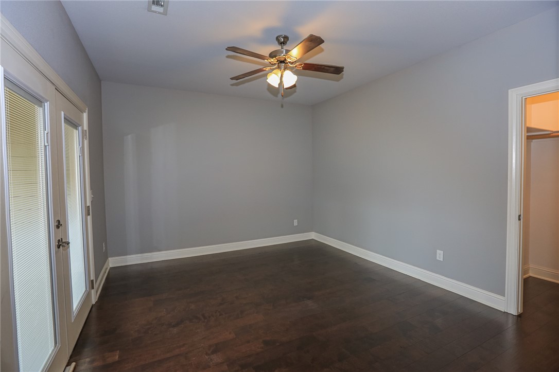 Three Oaks Twnhms Horiz - Residential Lease