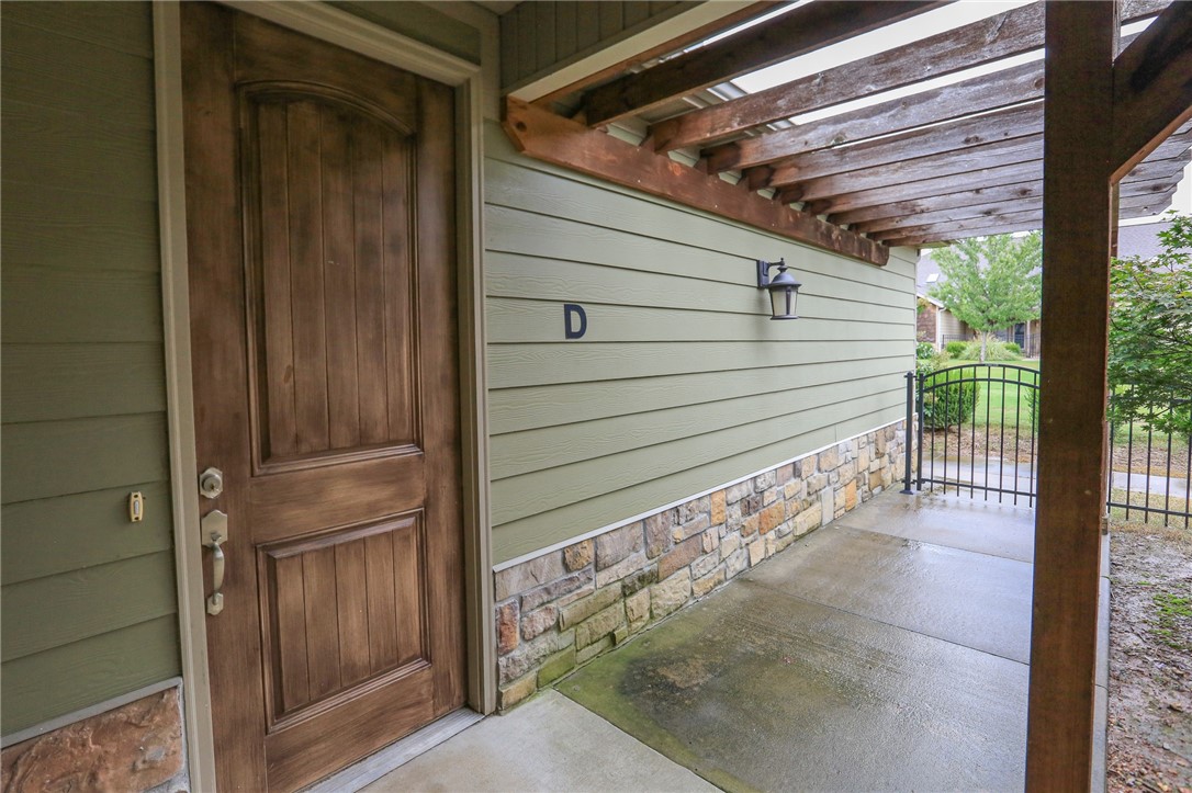 Three Oaks Twnhms Horiz - Residential Lease