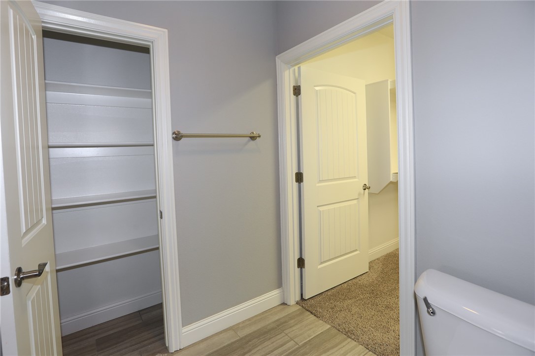 Three Oaks Twnhms Horiz - Residential Lease