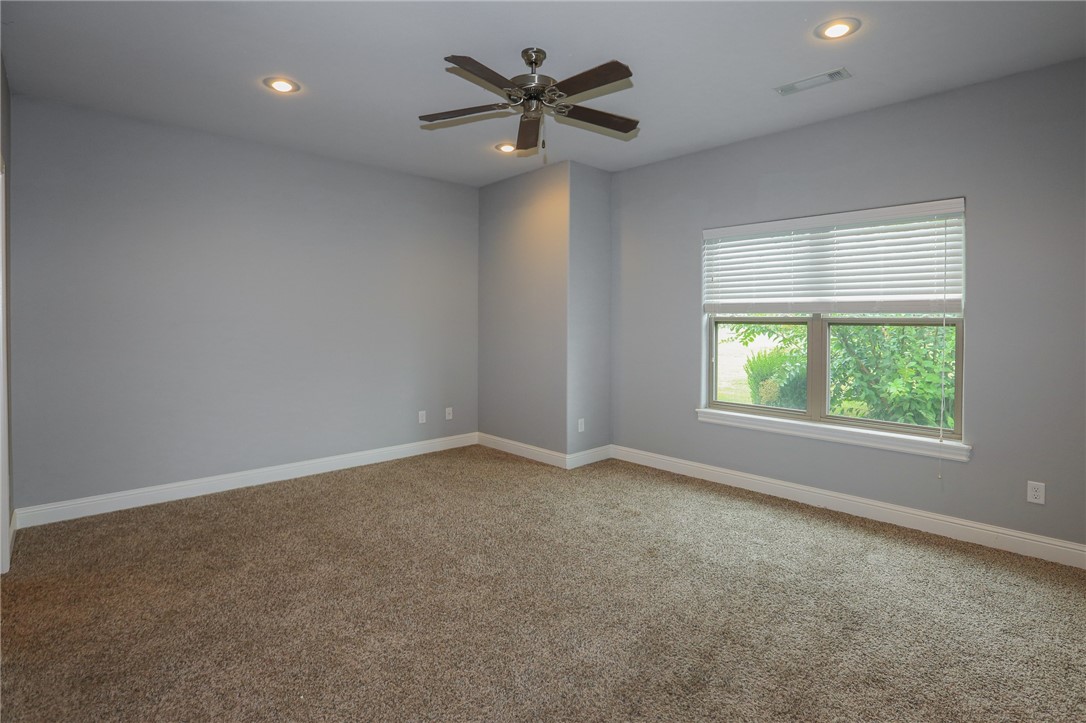 Three Oaks Twnhms Horiz - Residential Lease