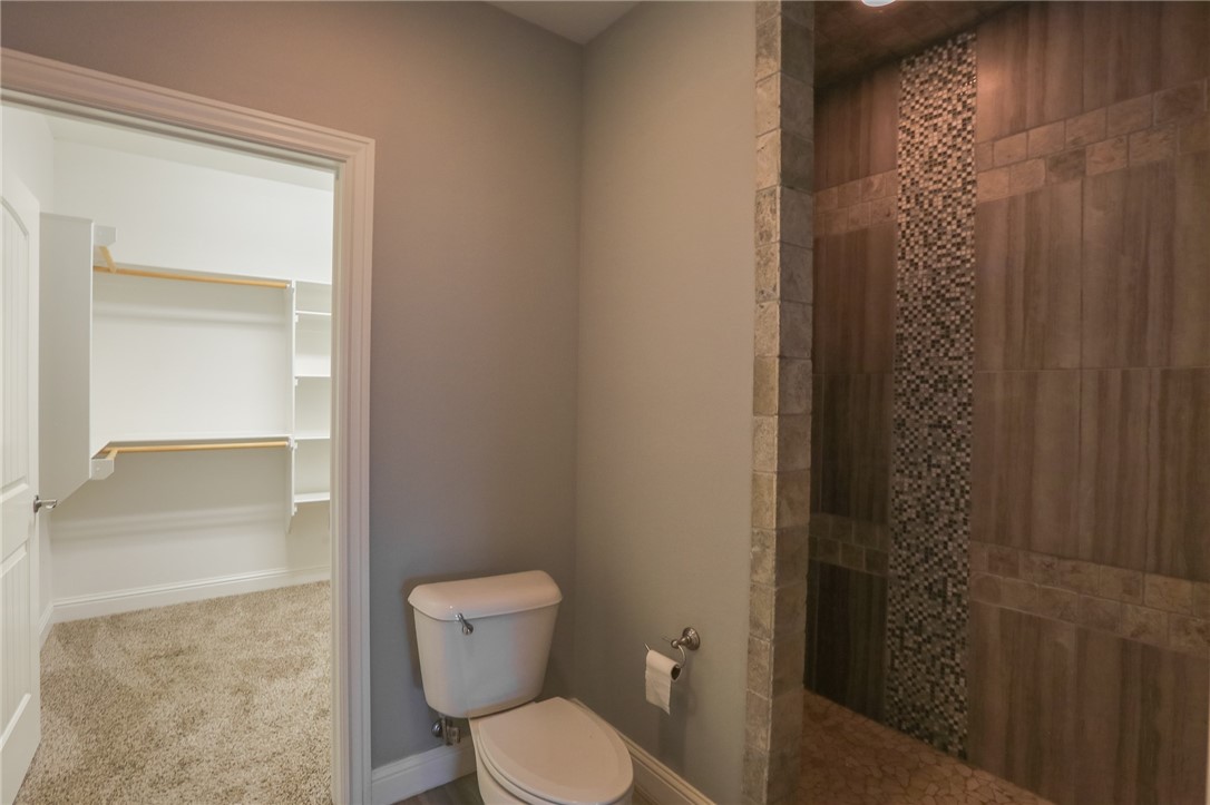 Three Oaks Twnhms Horiz - Residential Lease