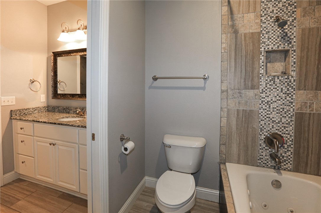 Three Oaks Twnhms Horiz - Residential Lease