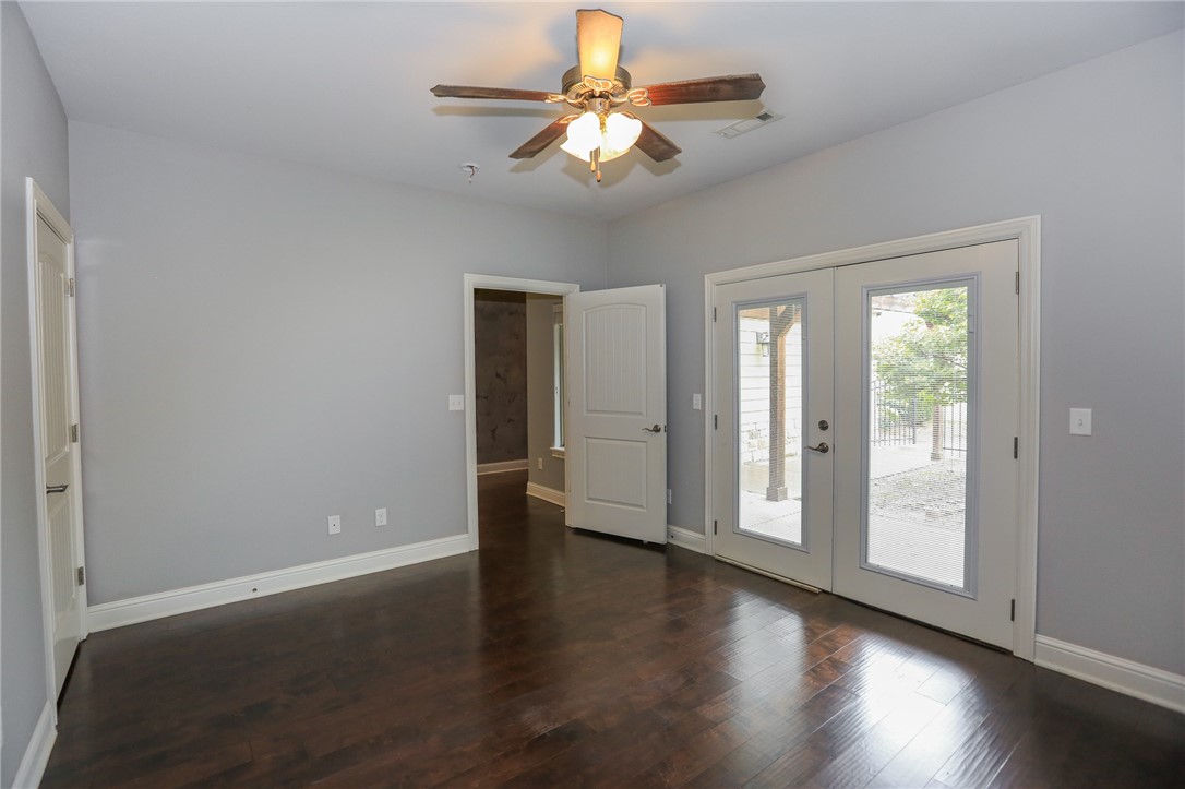 Three Oaks Twnhms Horiz - Residential Lease