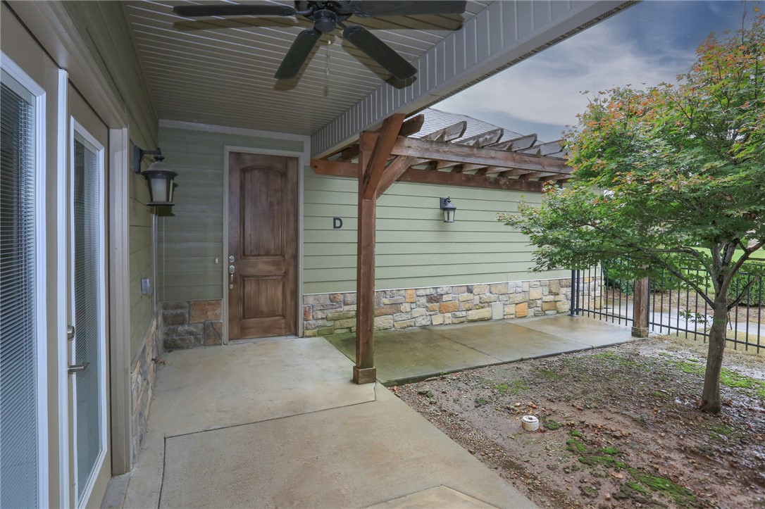 Three Oaks Twnhms Horiz - Residential Lease