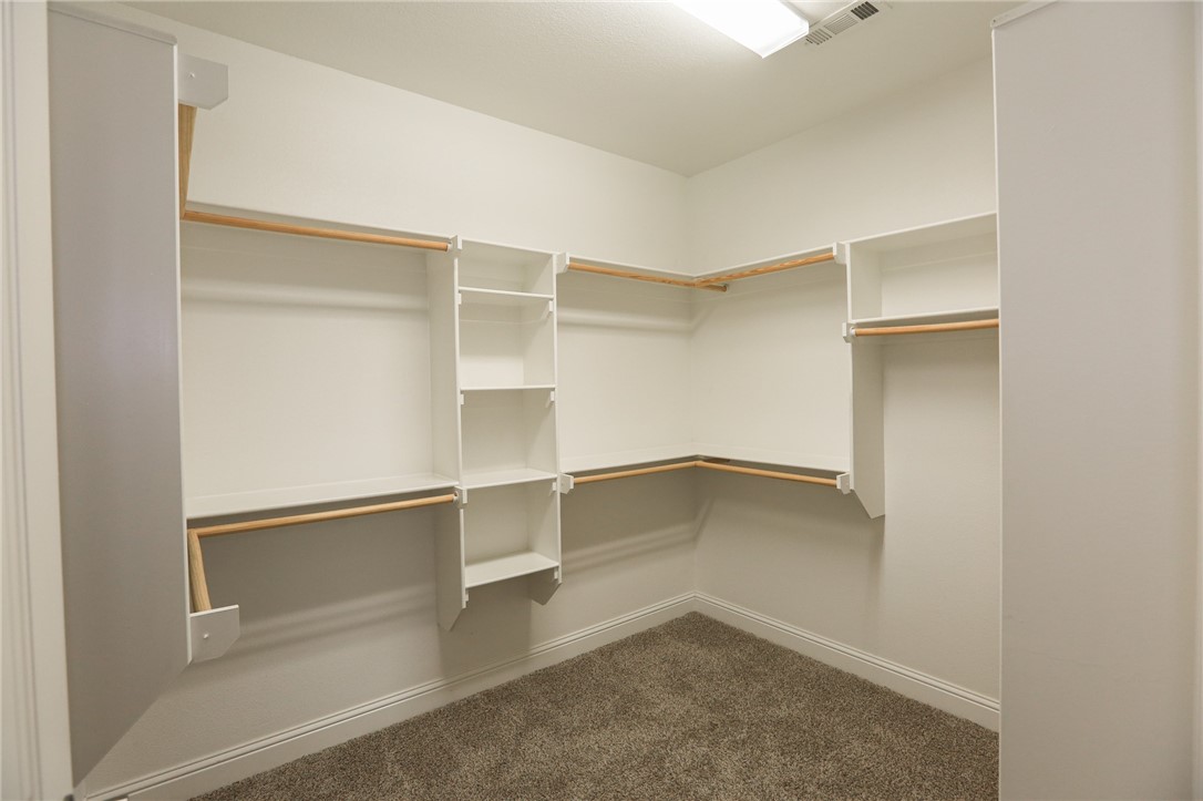 Three Oaks Twnhms Horiz - Residential Lease