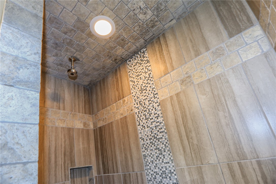 Three Oaks Twnhms Horiz - Residential Lease
