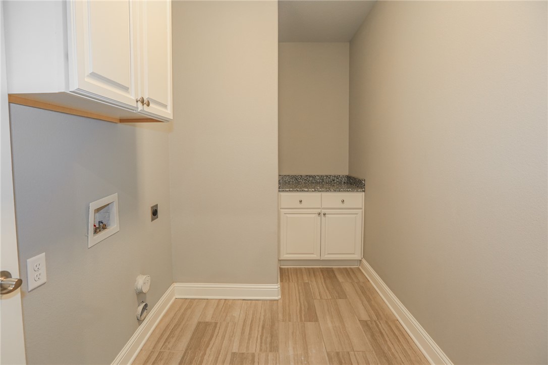 Three Oaks Twnhms Horiz - Residential Lease