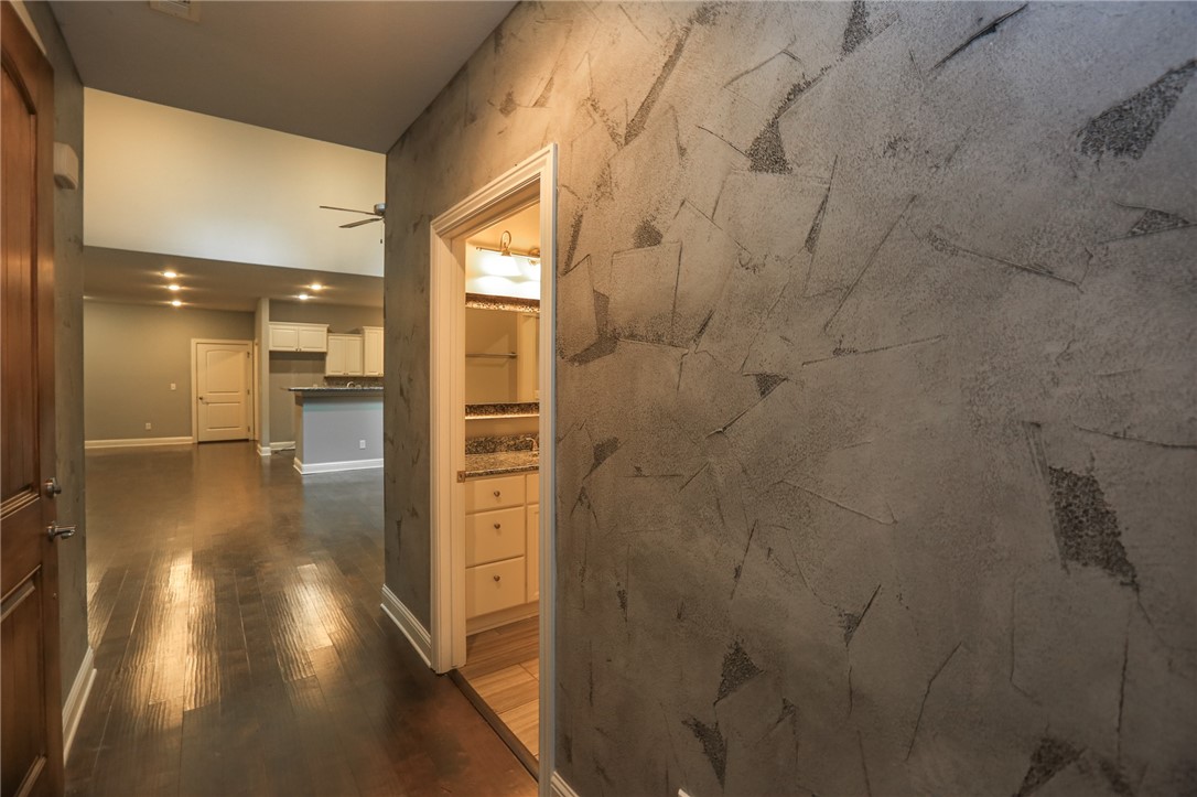 Three Oaks Twnhms Horiz - Residential Lease