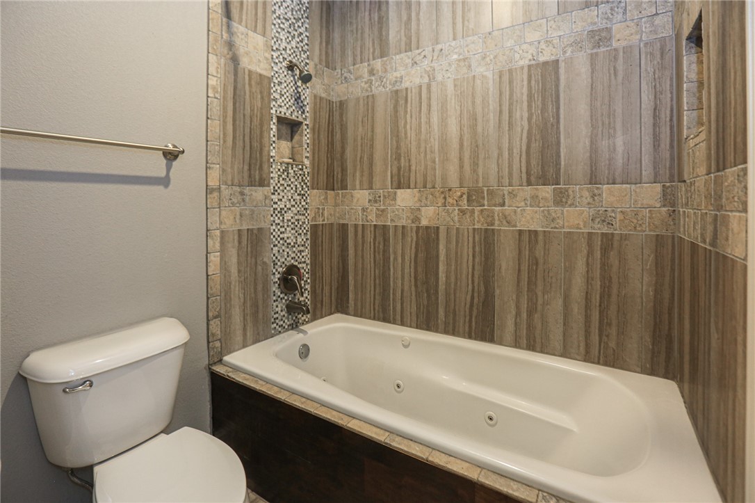 Three Oaks Twnhms Horiz - Residential Lease